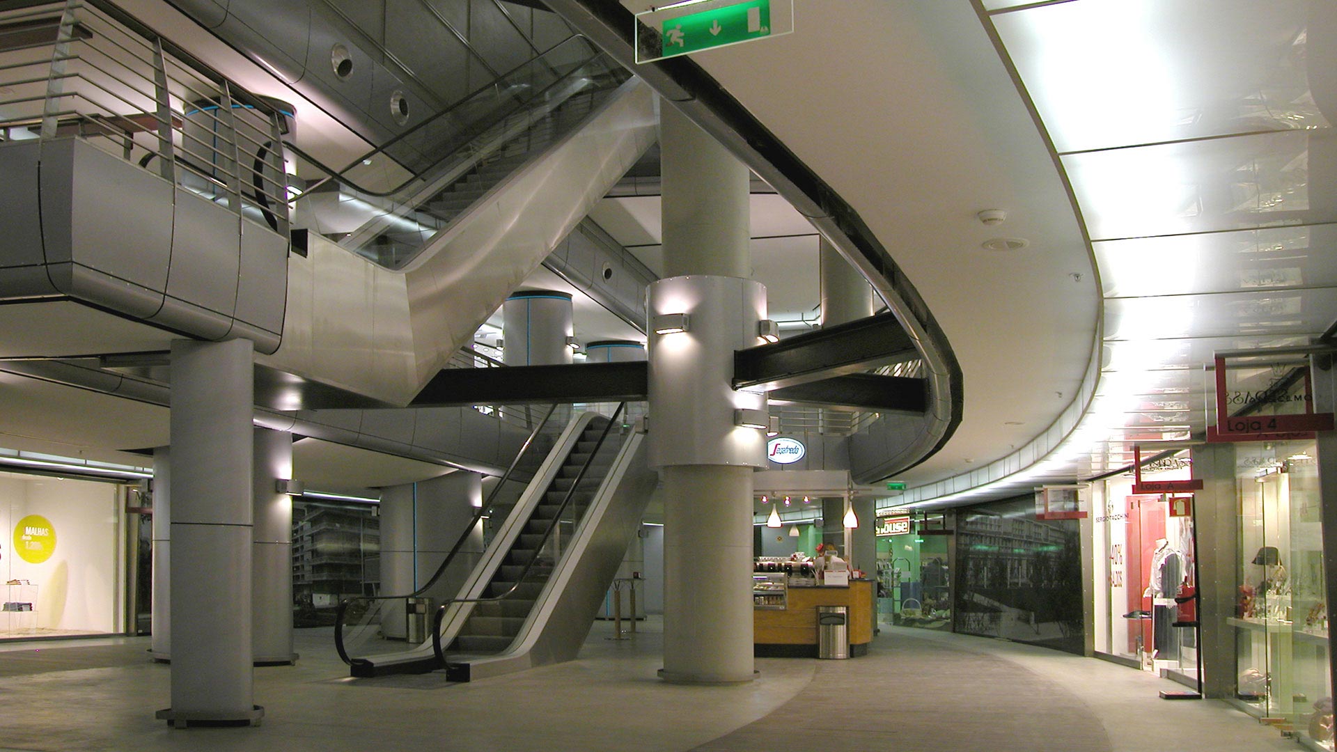 Centro Comercial “Acqua Roma”